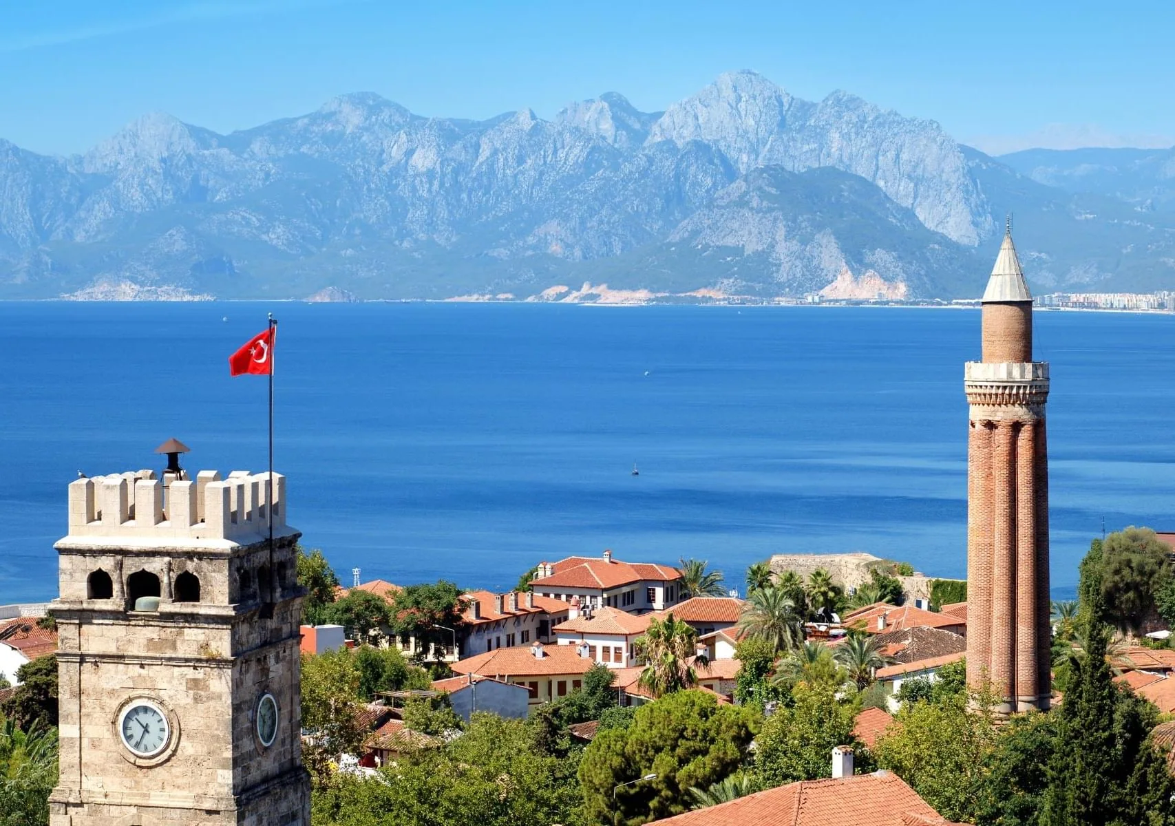 Antalya Kaleiçi, Yivli Minare, Akdeniz ve Beydağları manzarası