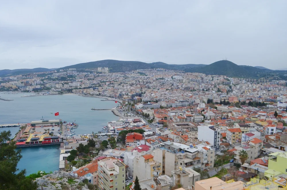 Aydın kent merkezinin tepeden geniş görünümü