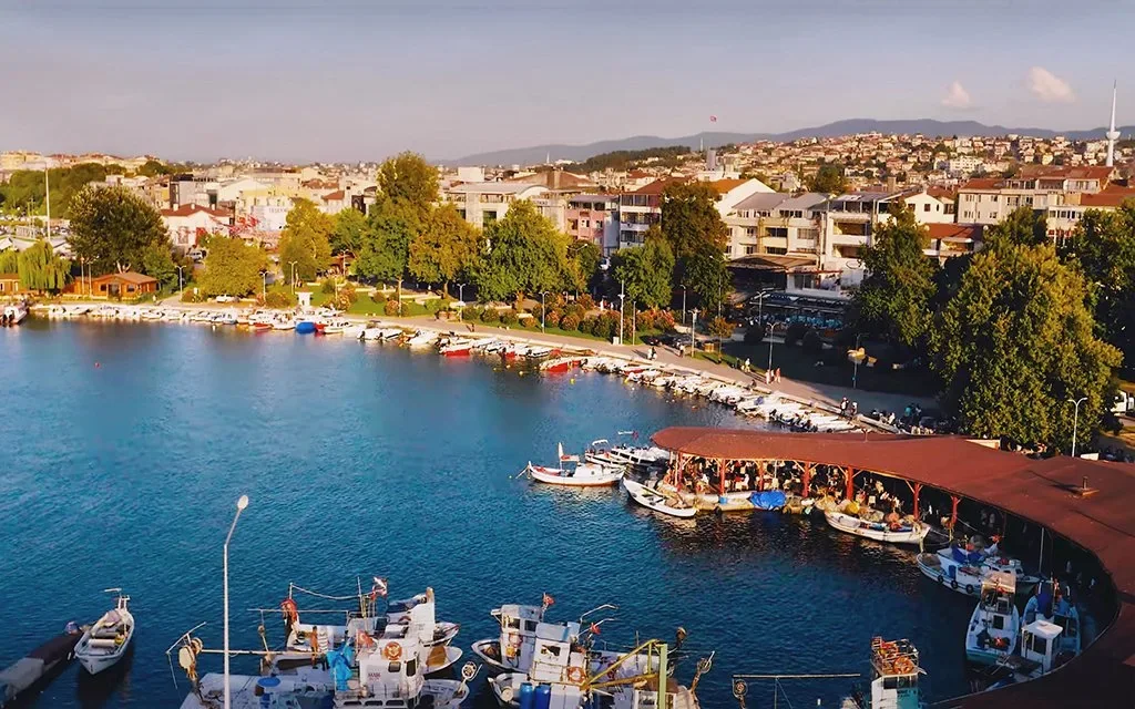 Yalova sahili, marina ve şehir merkezinin panoramik görünümü
